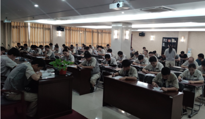 素質(zhì)就業(yè)，技能立業(yè)